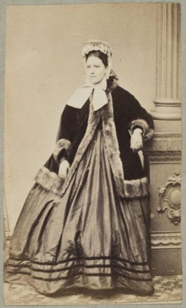Unknown, Carte-de-visite photographs (480). Four photographs  are dry-mounted to each sheet (120).