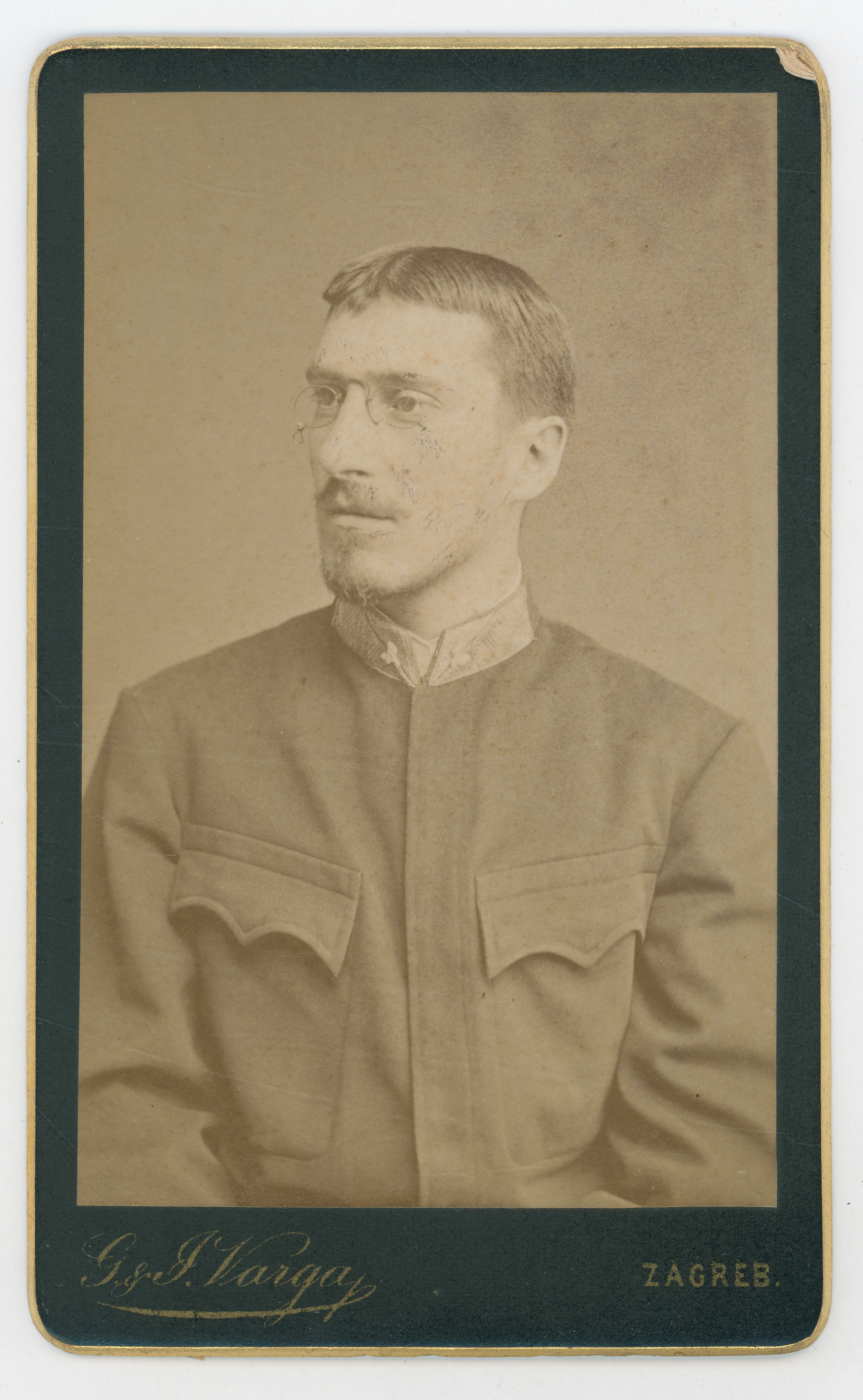 Gjuro i Ivan Varga, Časnik