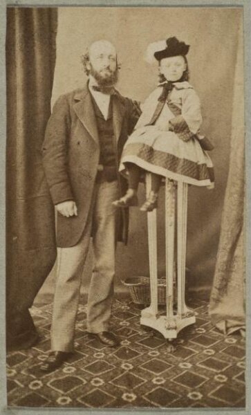 Unknown, Carte-de-visite photographs (32). Four photographs  are dry mounted on each sheet.