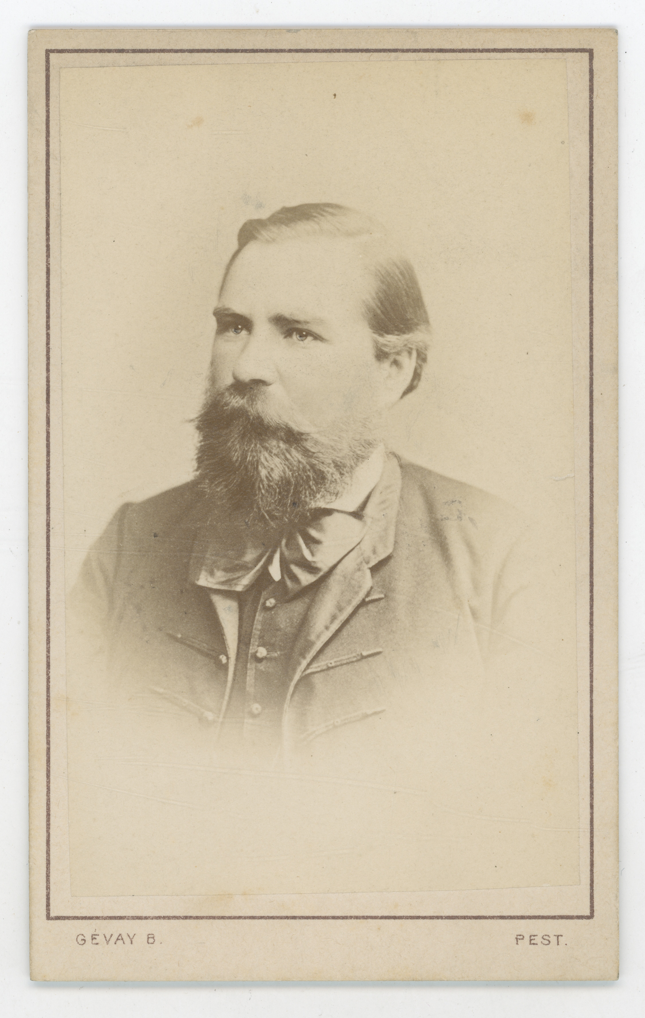 Béla Gévay, Bradati muškarac