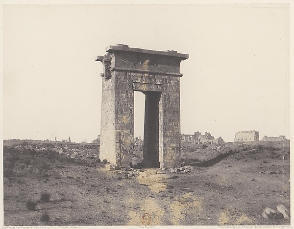 Félix Teynard, Karnak (Thèbes), Grande Porte du Nord Vue du Point X