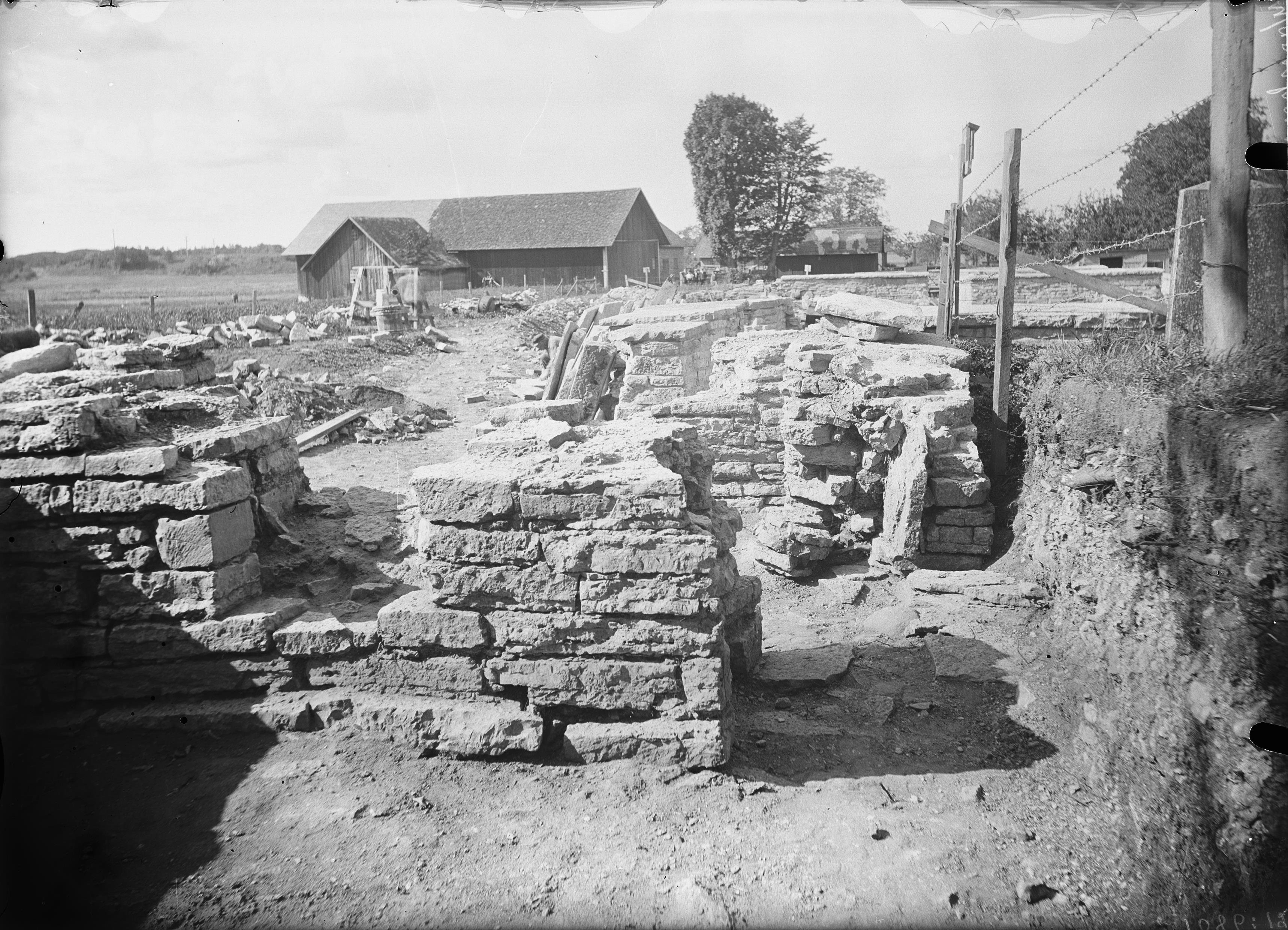 Axel Forssén, Varnhems klosterruin