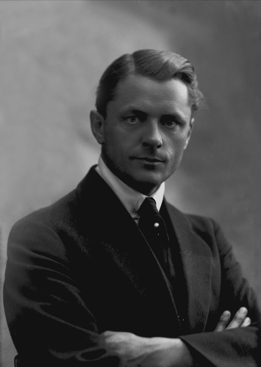 Gustav Borgen, Portrett, skuespiller Buttedahl.