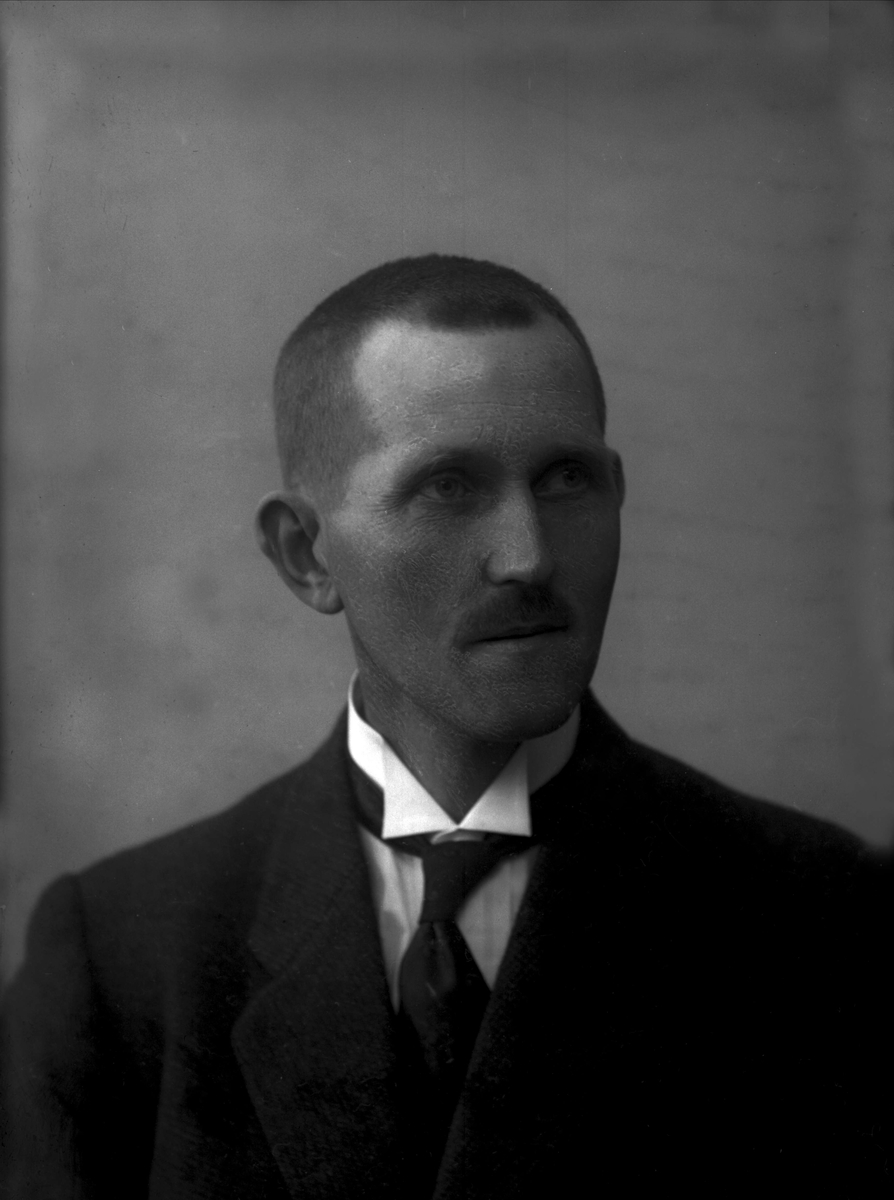 Gustav Borgen, NFB.08988