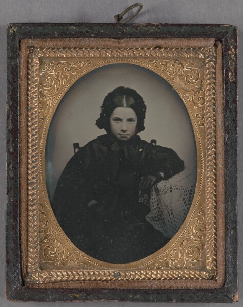Unknown, [Portrait of a young girl dressed in dark clothes, wearing dark gloves]