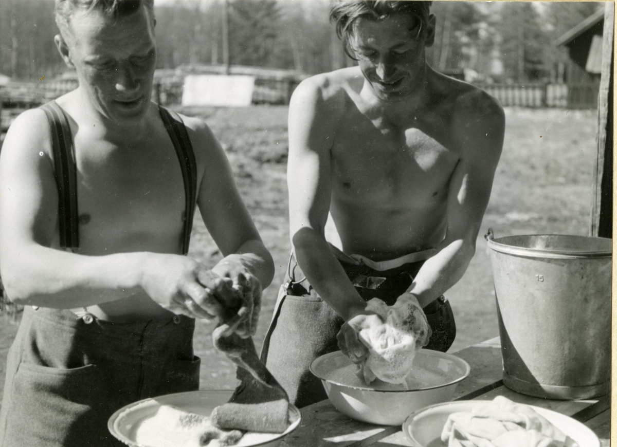 Ingvar Hammar, Handtvätt av kläder under beredskapstiden.