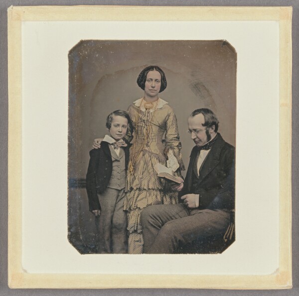 Unknown, [Family portrait]