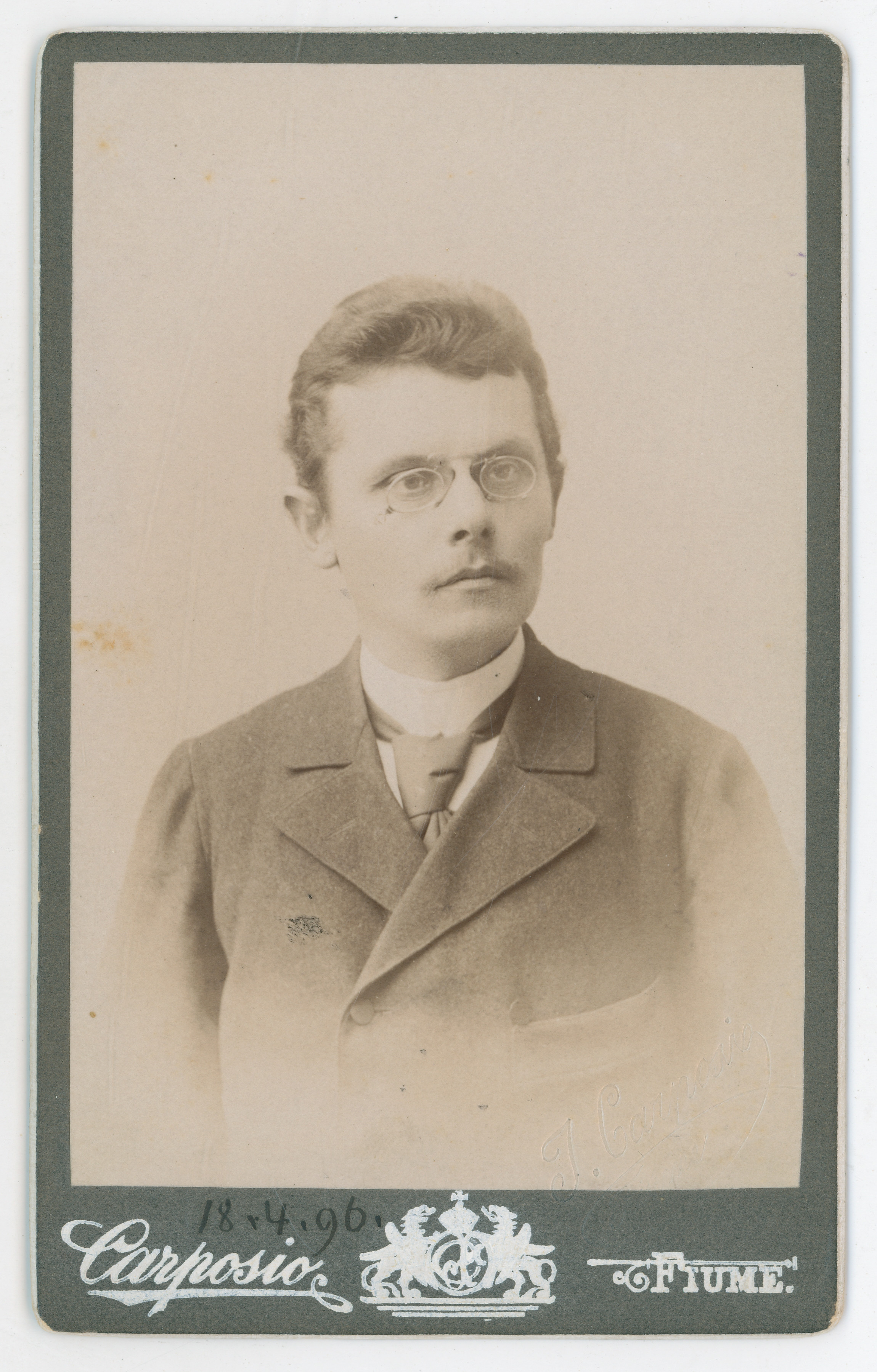 Ilario (1852––1921) Carposio, Mladi gospodin s naočalama