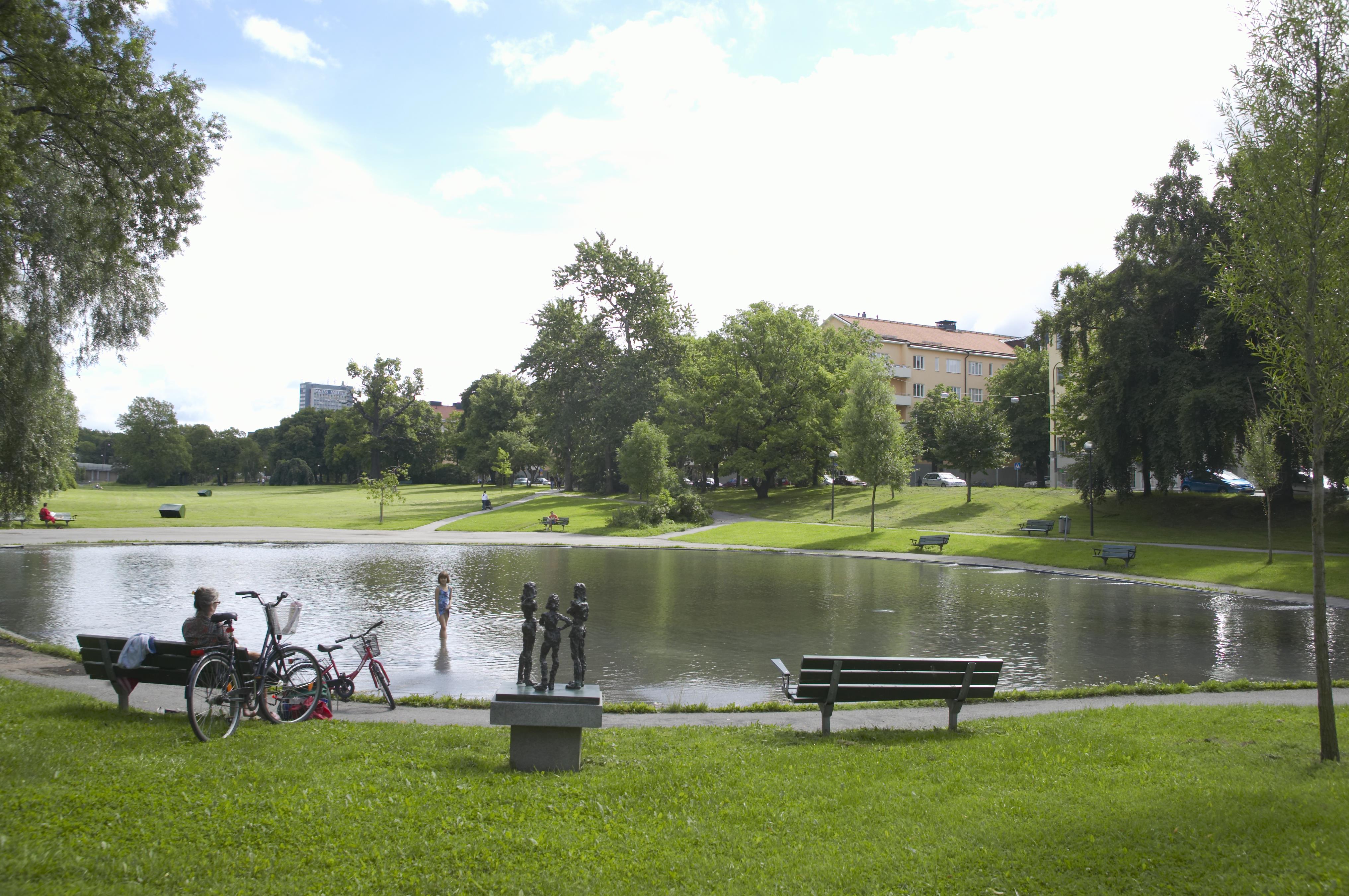 Bengt A Lundberg, Fredhäll