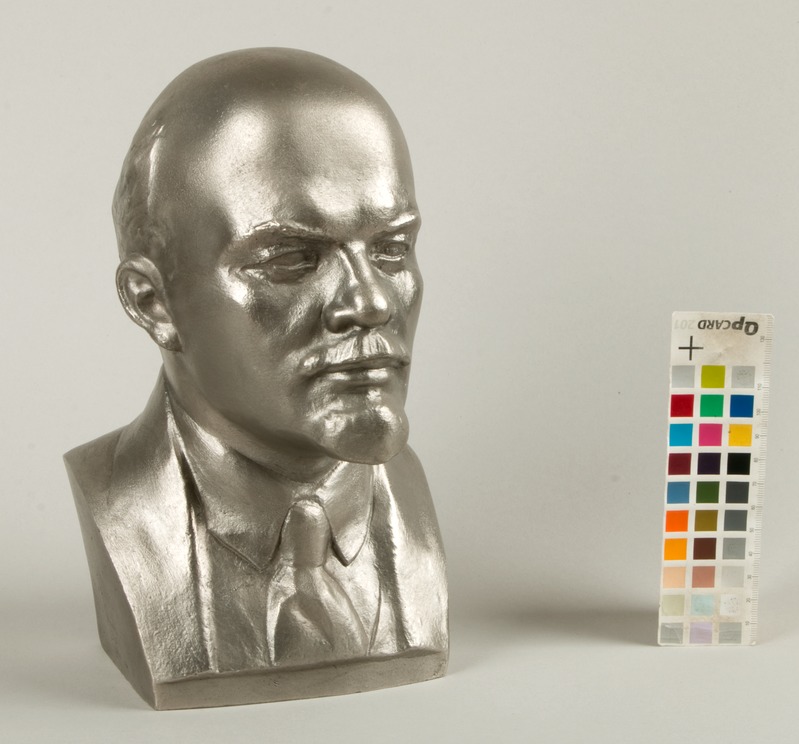 V (author) Warring, bust of V. I. Lenin