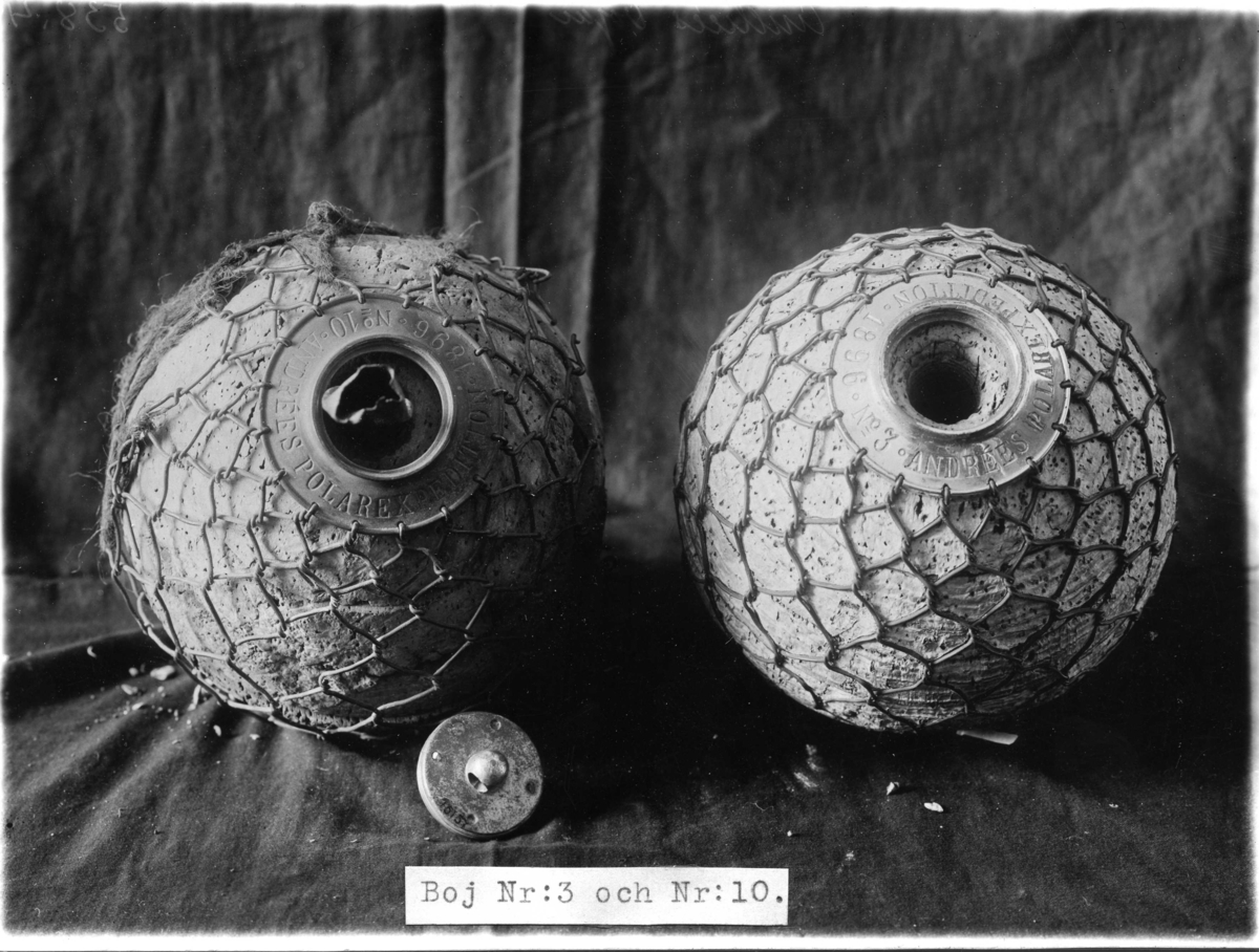 Statens Historiska Museum, "Boj Nr: 3 och Nr: 10."
