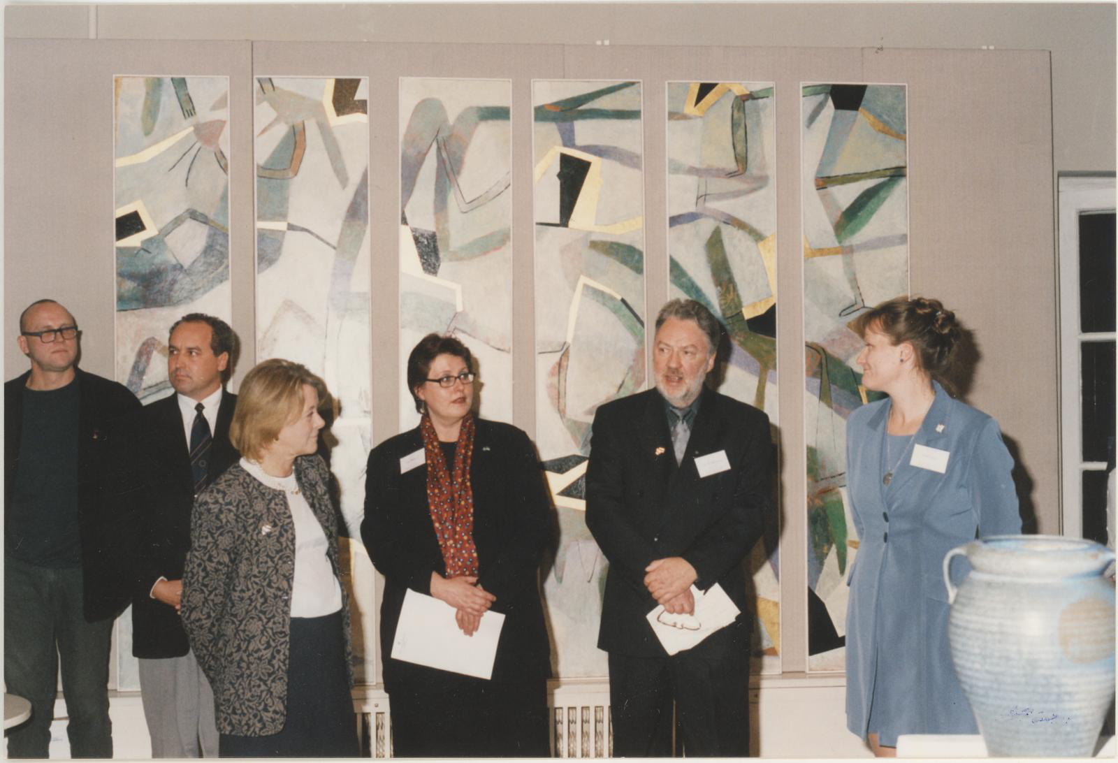 Ahti (kujutatu) Seppet, Kunst avalikes kohtades Uppsala lääni landstingi näitus Kivisilla Pildigaleriis 24.10.-05.11.2000. Näituse avamine.