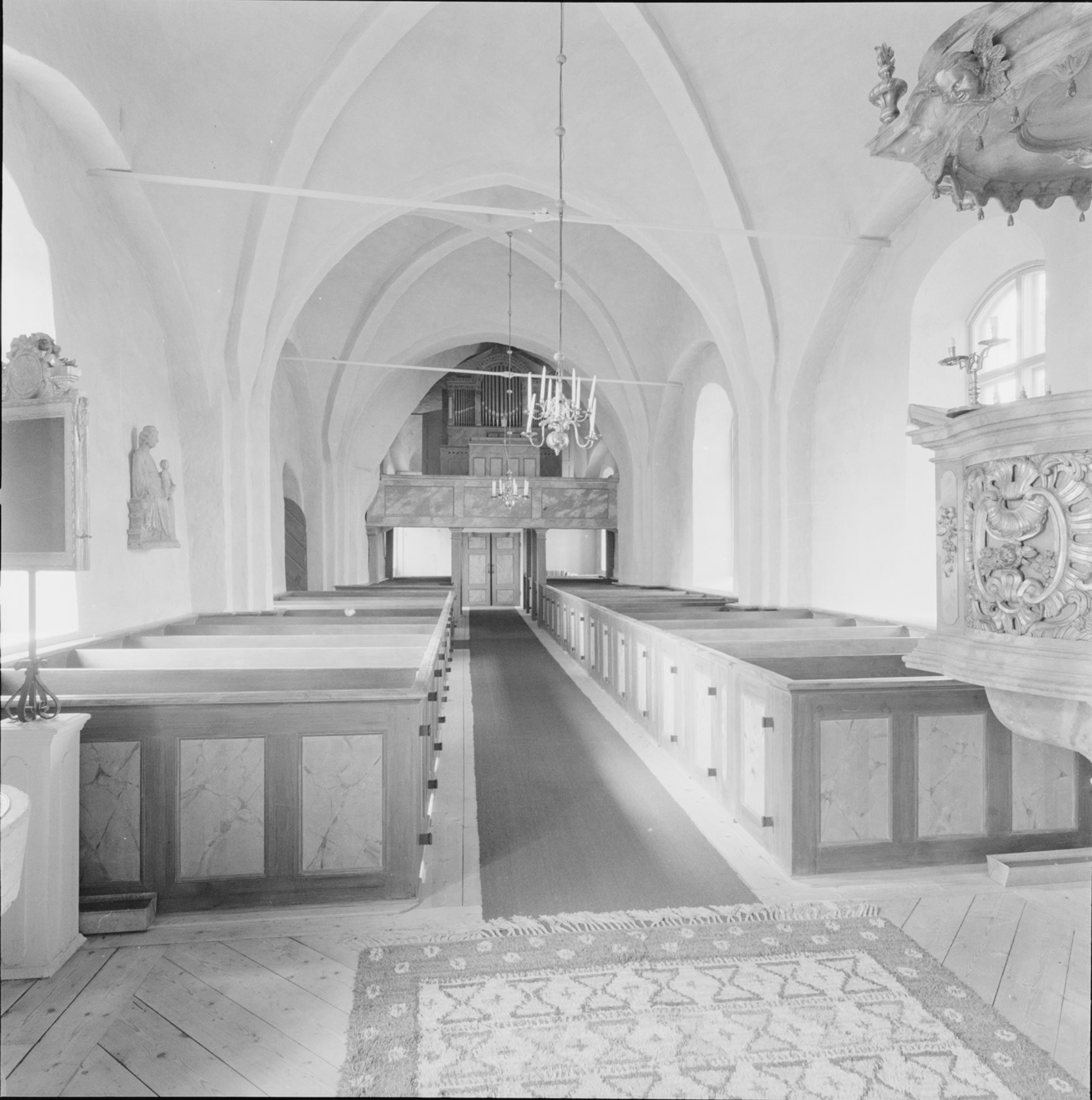 Nils Lagergren, Husby-Sjuhundra kyrka