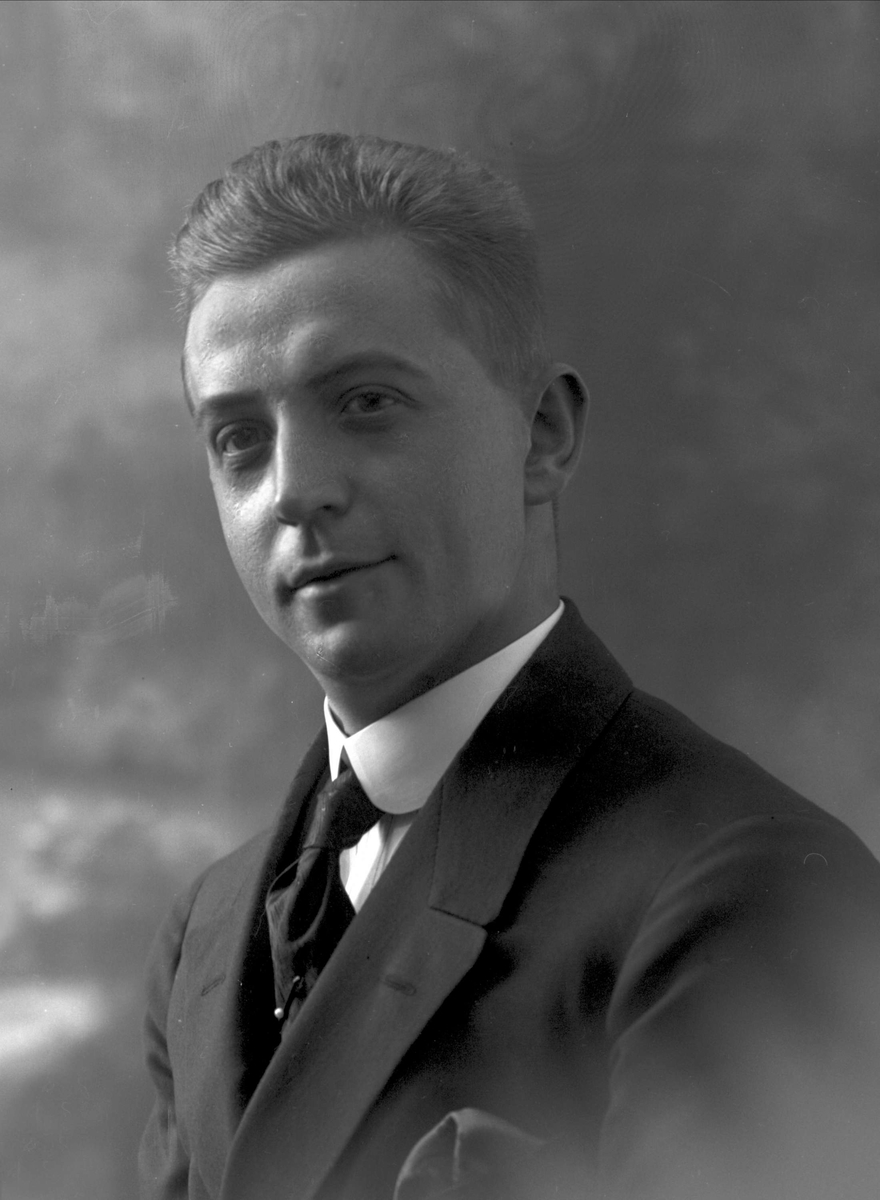 Gustav Borgen, NFB.37019