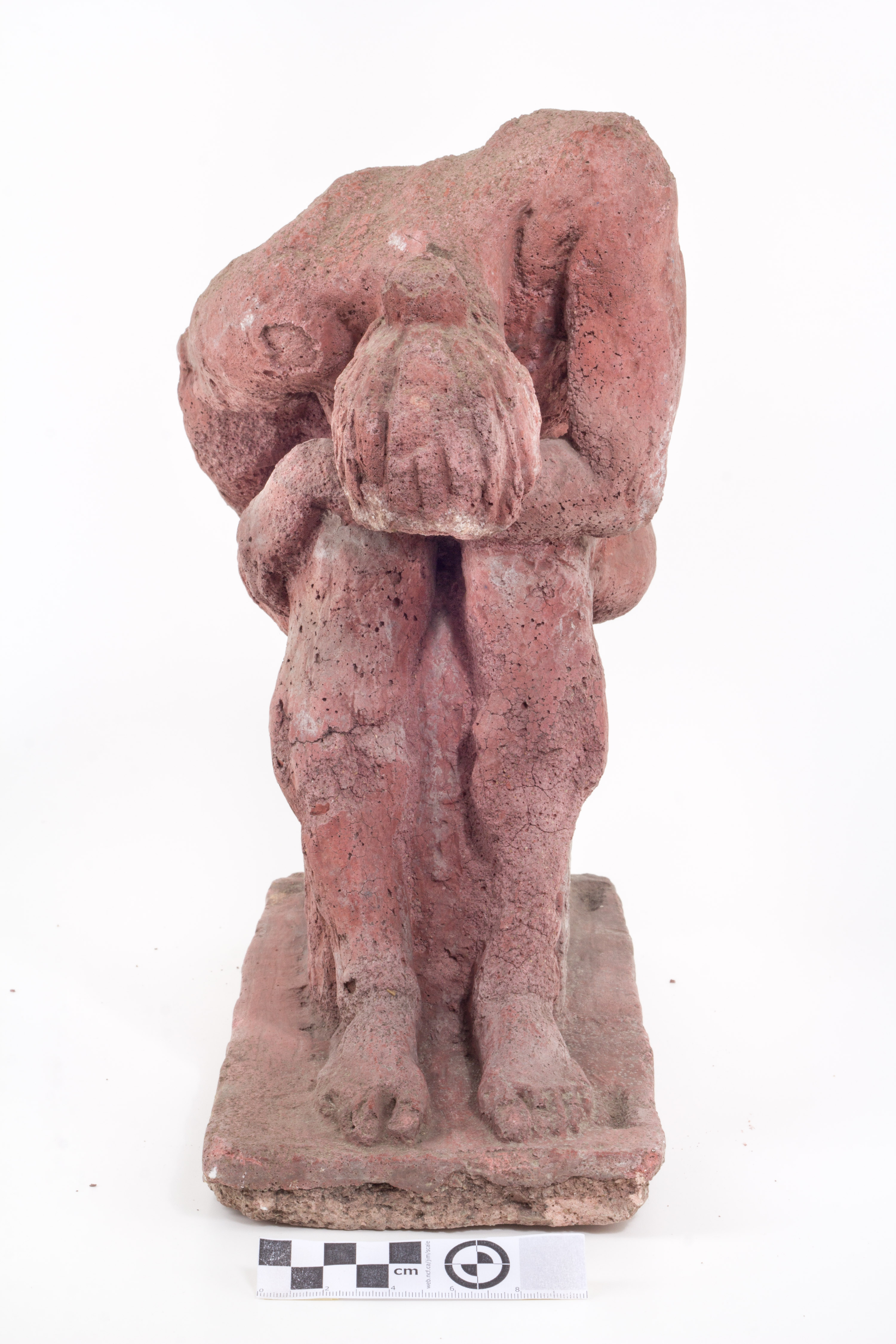Anton (autor) Starkopf, Kummargil naisfiguur