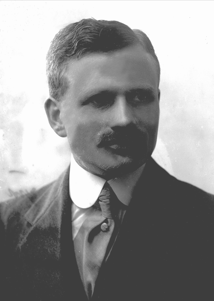 Gustav Borgen, NFB.27096