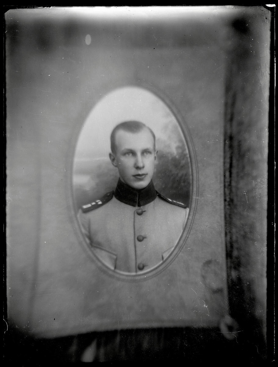 Bertil Malm, Bertil Malm i militäruniform