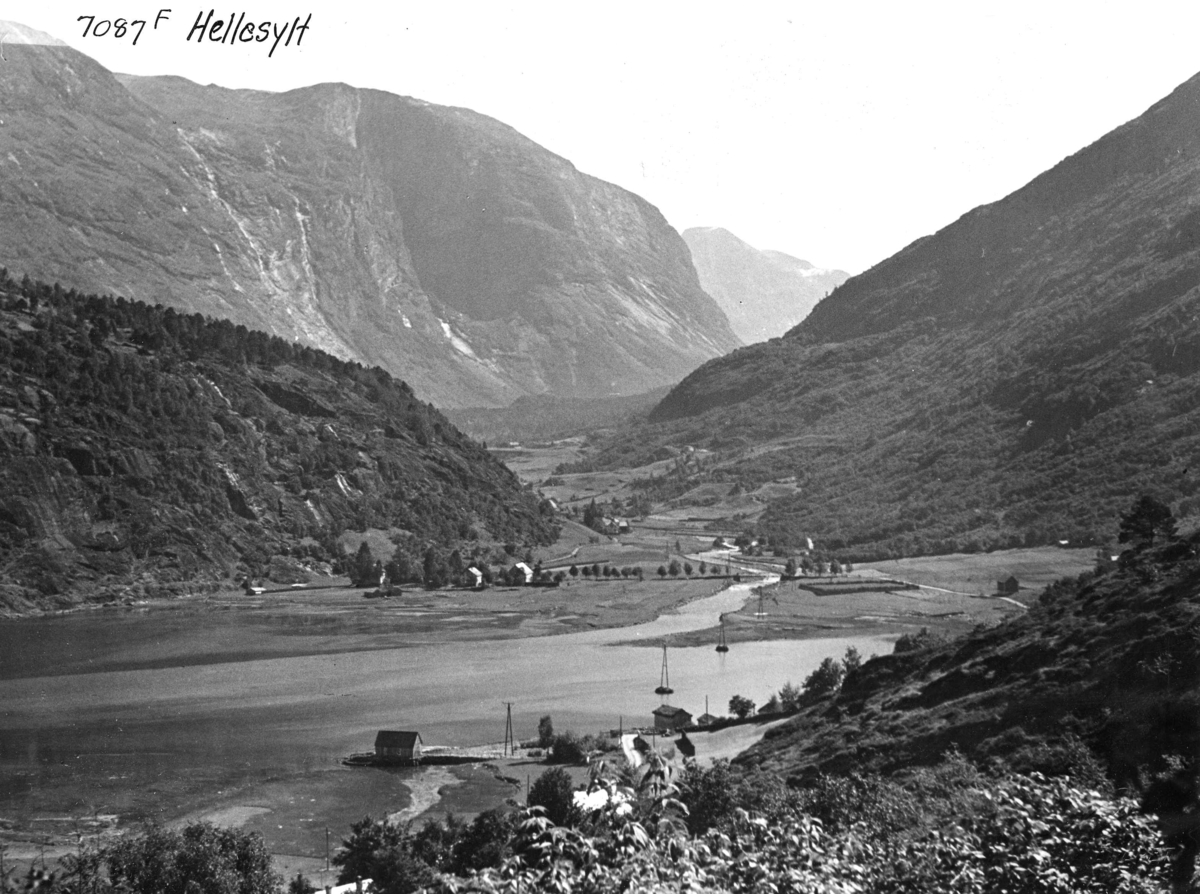 Anders Beer Wilse, Synnylvsfjorden, Hellesylt, Stranda 1937. Møre og Romsdal.