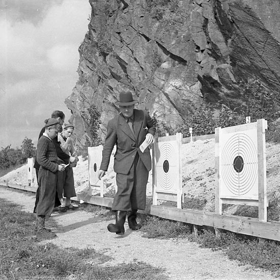 Arne Andersson, Enligt notering: "Pistolskytte Sept 1949".