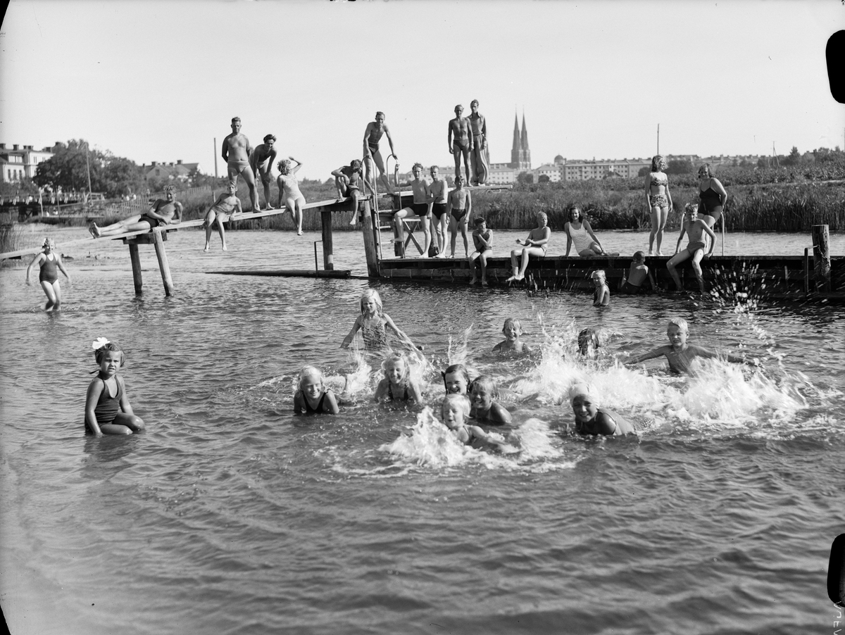 Paul Sandberg, Badande barn i Fyrisbadet, Uppsala juli 1944