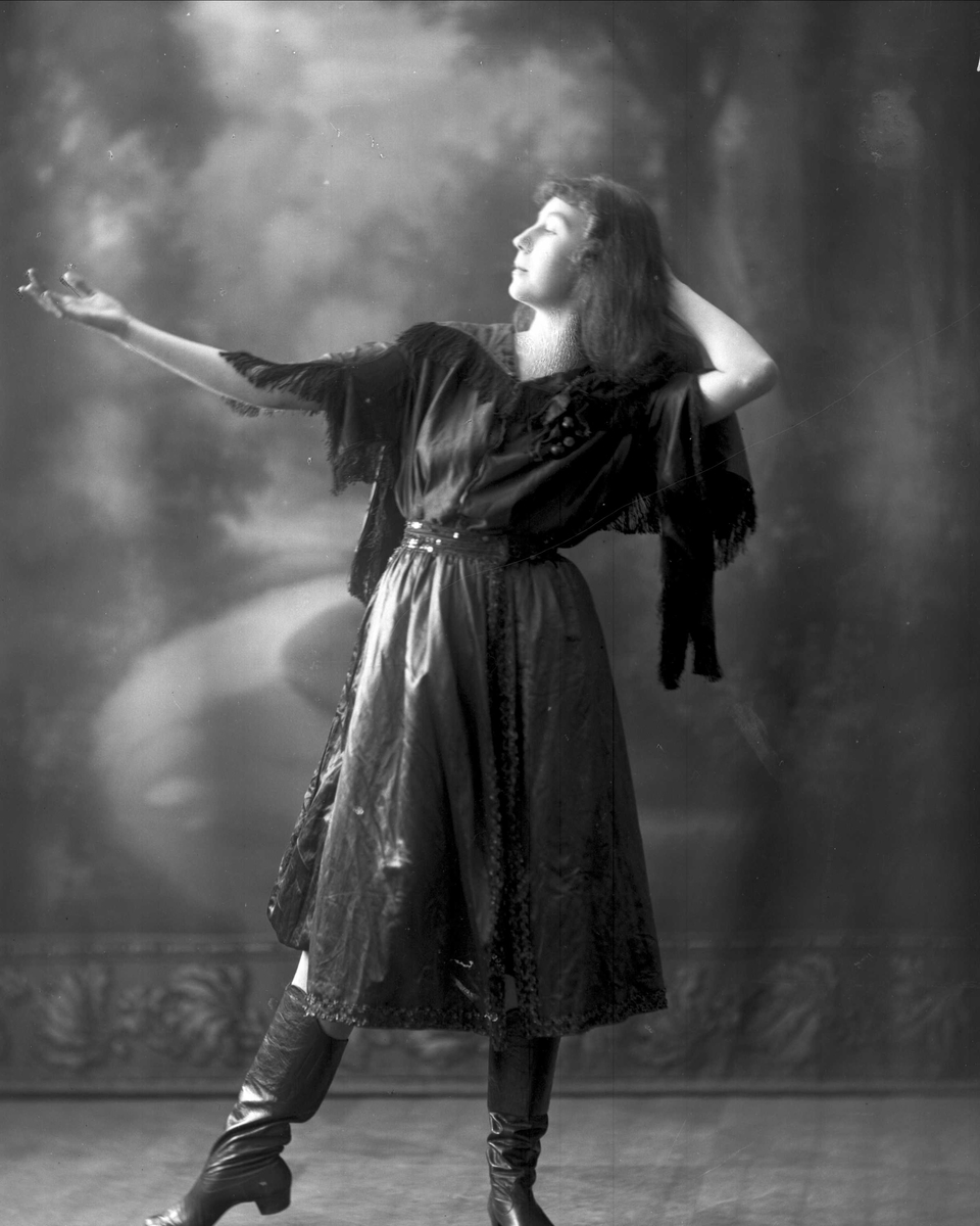 Gustav Borgen, Portrett, frøken Kitty Normann, danser.