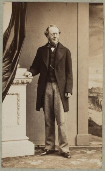 Unknown, Carte-de-visite photographs (480). Four photographs  are dry-mounted to each sheet (120).