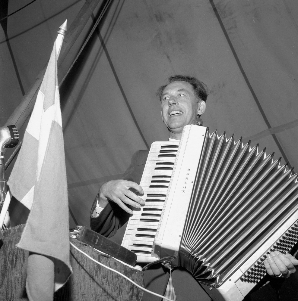Örebro Kuriren, Tältmöte. 20 augusti 1959