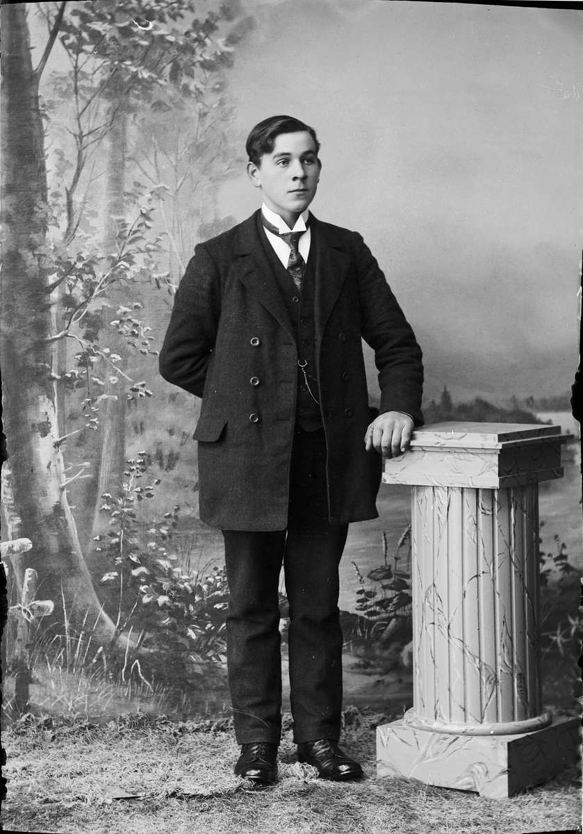 Skötsner-Edhlund, Ateljé Portrait - Man, Östhammar, Uppland