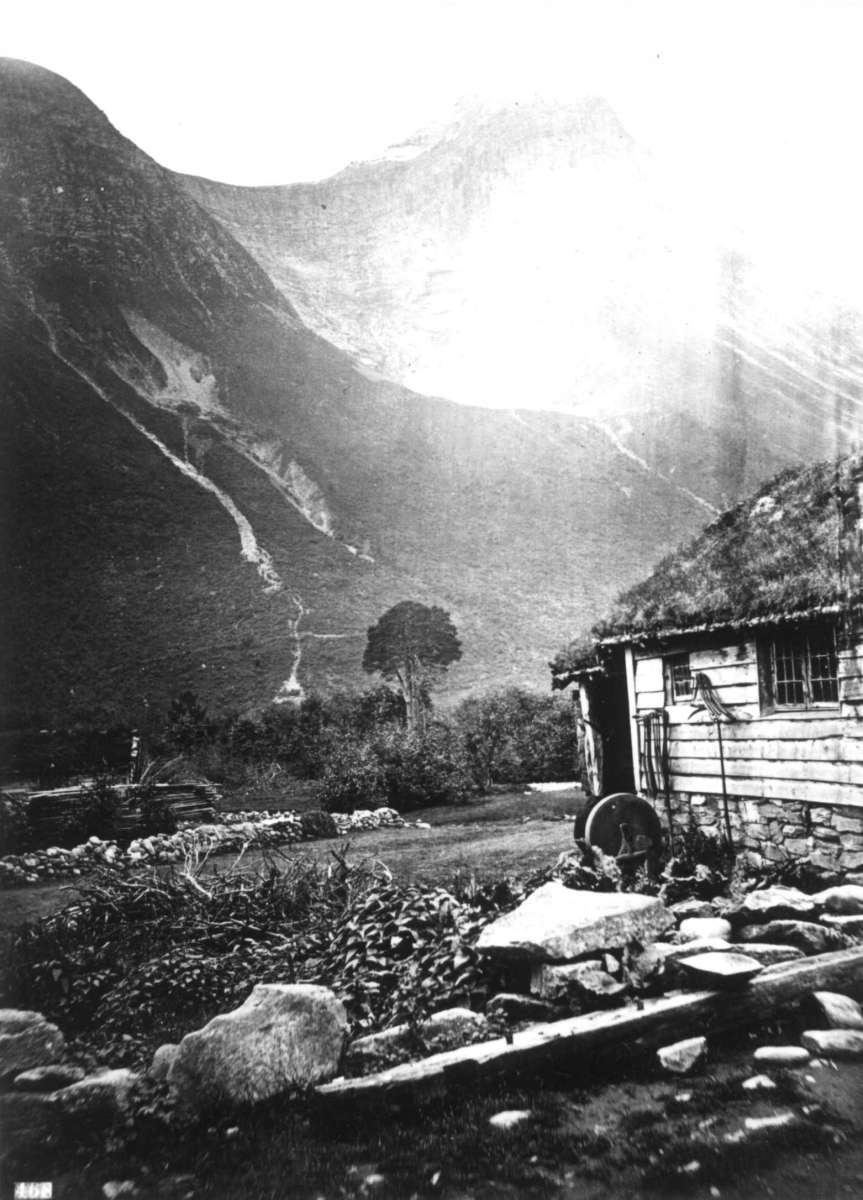 Knud Knudsen, Parti fra Bondalen. Søndmør.