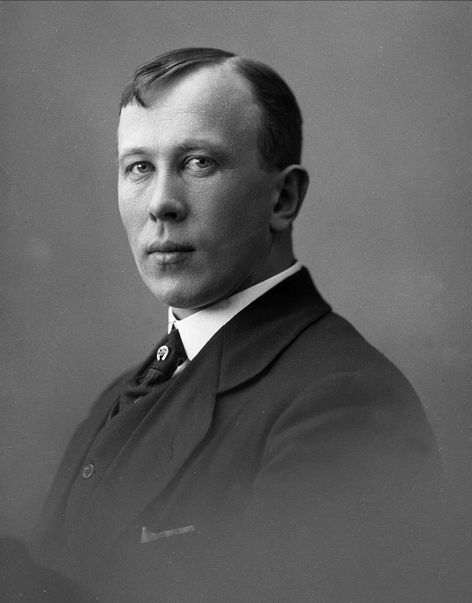 Gustav Borgen, NFB.44774