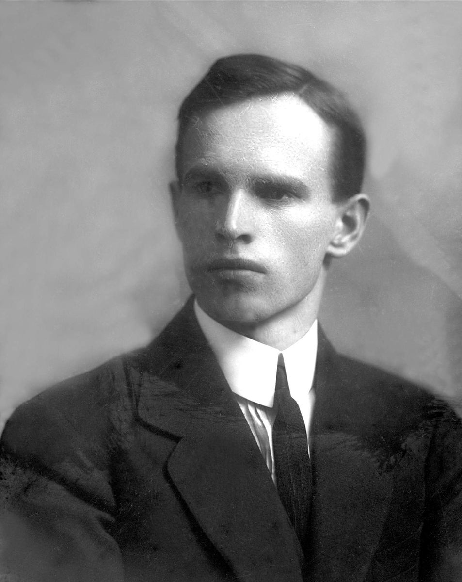 Gustav Borgen, NFB.50977