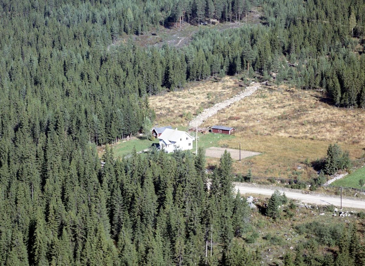 Widerøes Flyveselskap A/S, Bolighus