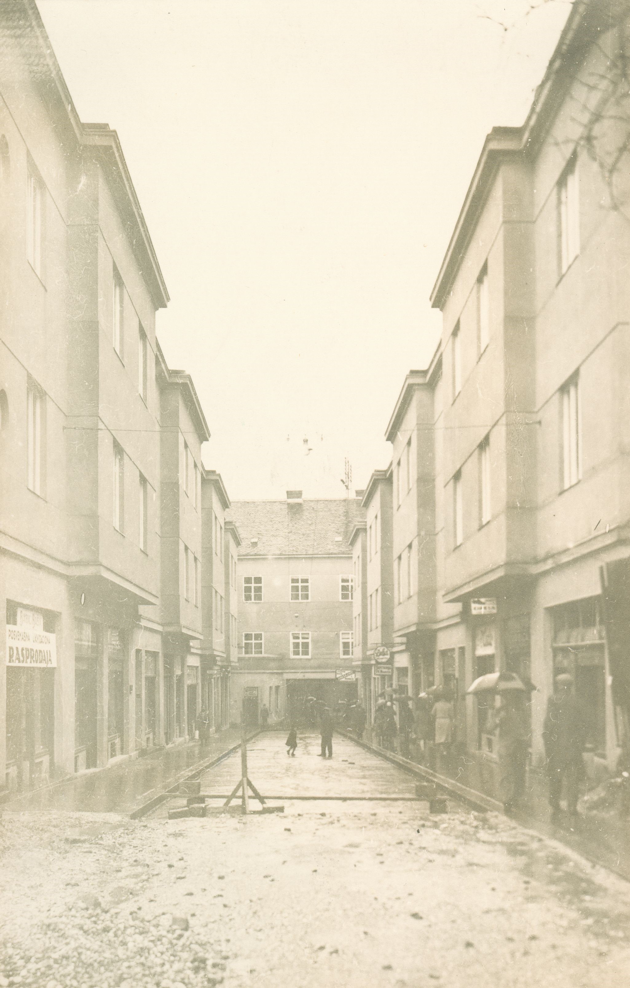 Vladimir Horvat, Zagreb - Dežmanov prolaz prema Ilici