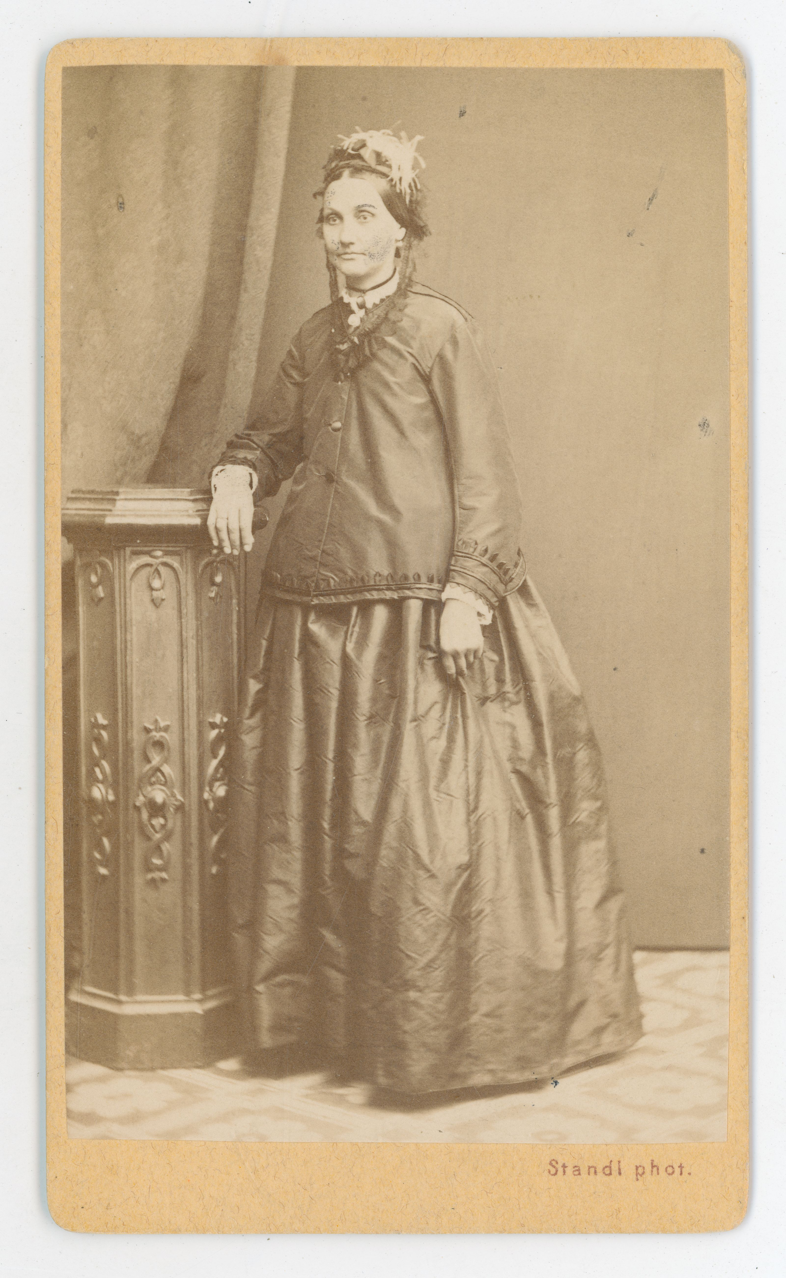 Ivan (27. 10. 1832.––30. 8. 1897.) Standl, Starija gospođa