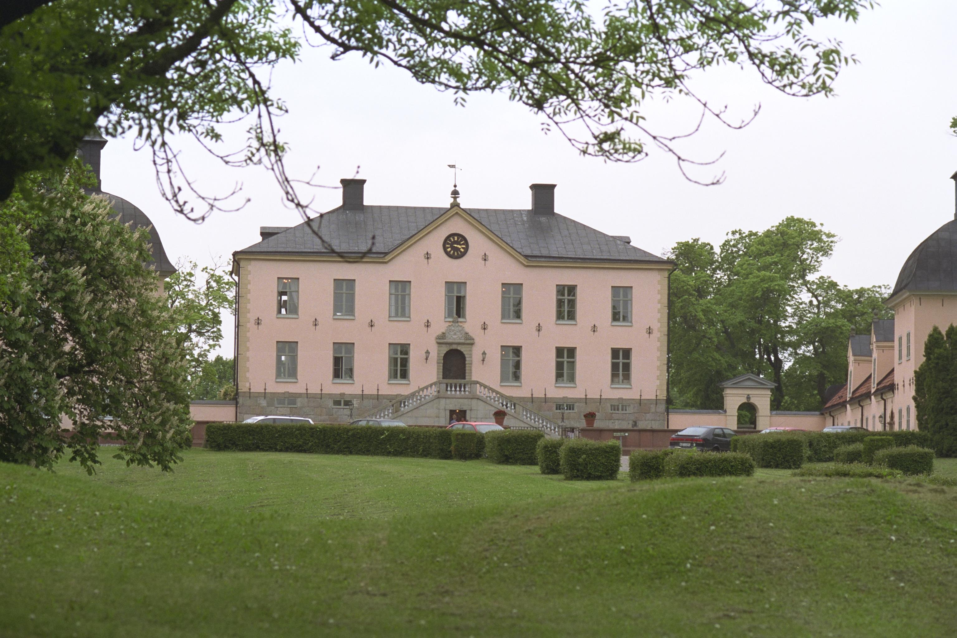 Bengt A Lundberg, Hässelby slott