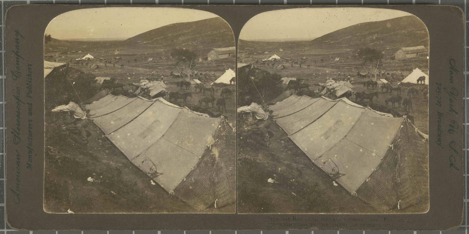 Desconegut, Japanese Red Cross tent at Chiyoshin near Port Arthur. Justificació del títol, títol inscrit American Stereoscopic Company