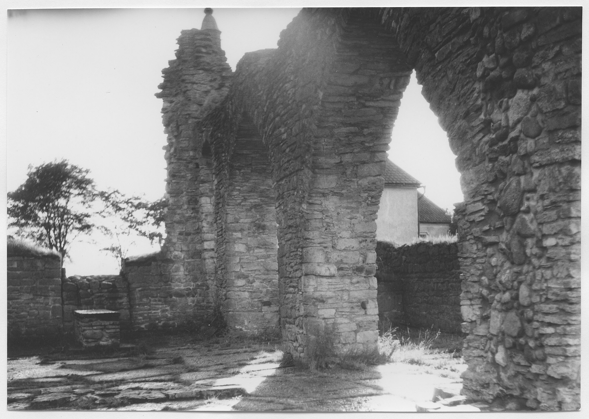 Mårten Sjöbeck, Gudhems klosterruin