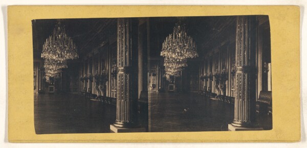 Unknown, [Interior of large unidentified room with huge chandelier]