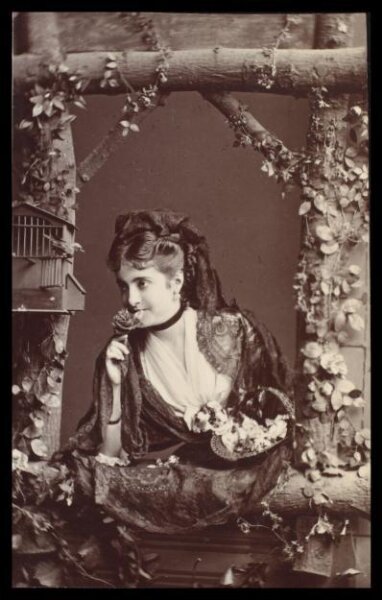 London Stereoscopic and Photographic Company, Guy Little Theatrical Photograph