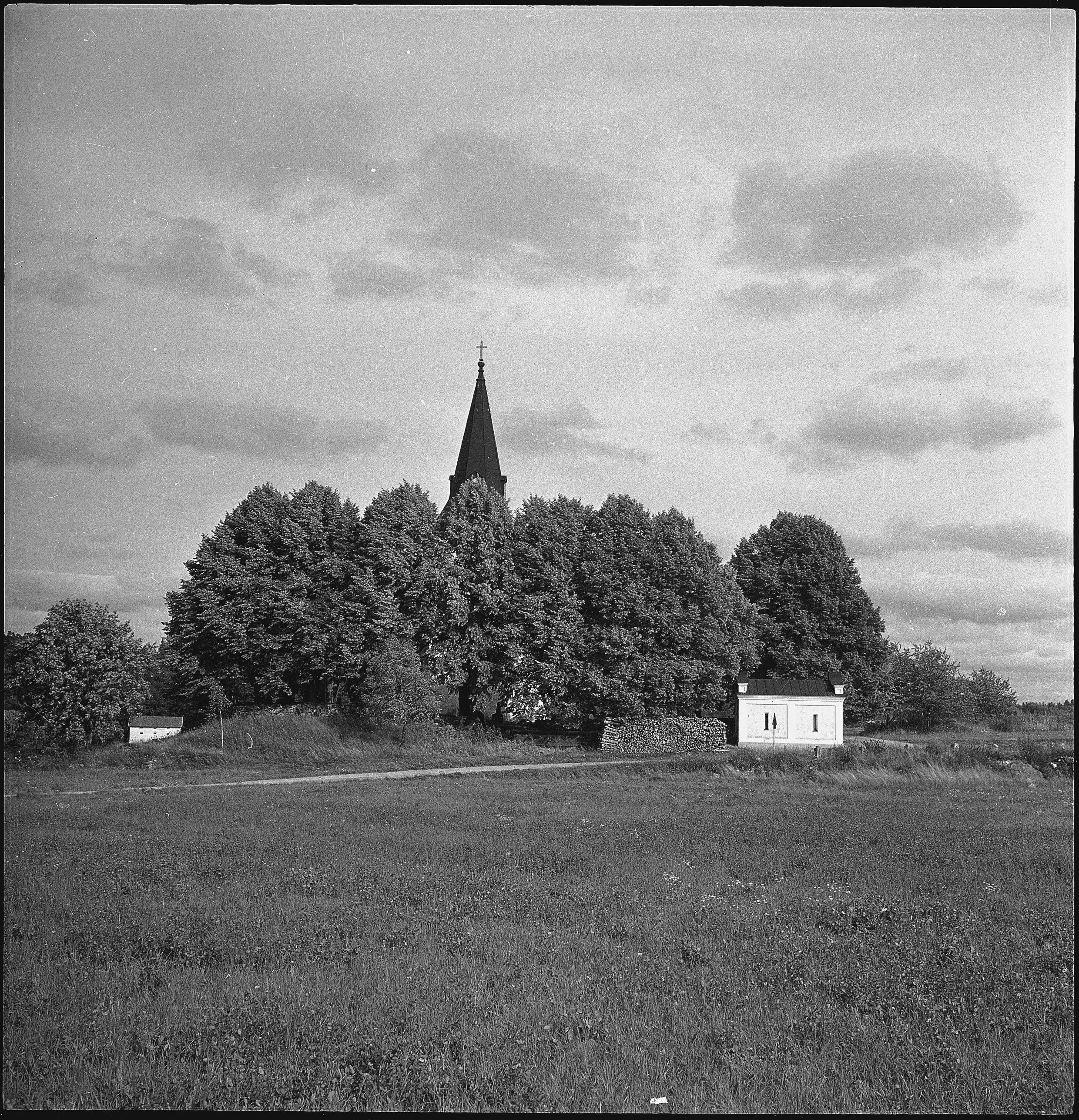Ivar Schnell, Överenhörna kyrka