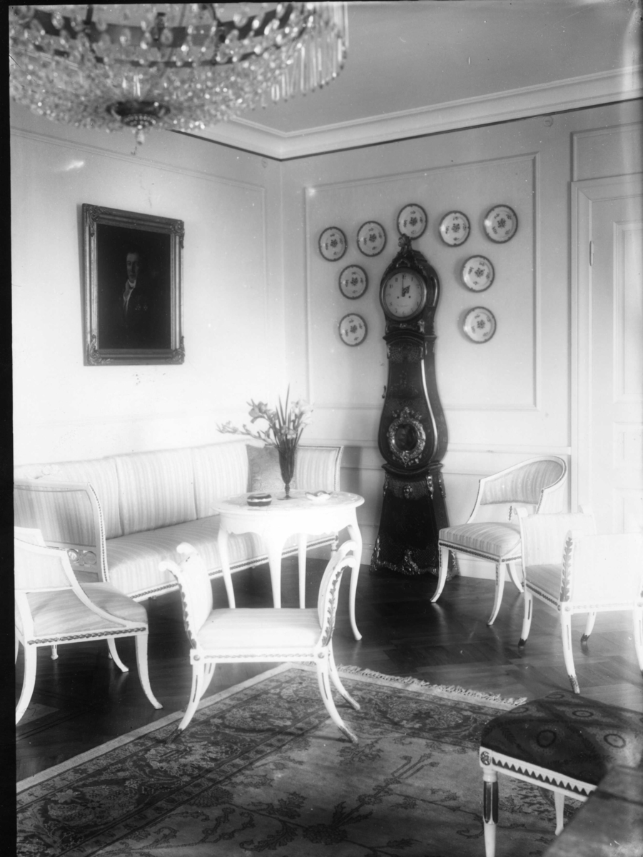 Calla Helena Sundbeck, Salongen i landshövdingskan Thérèse Rydins fastighet.