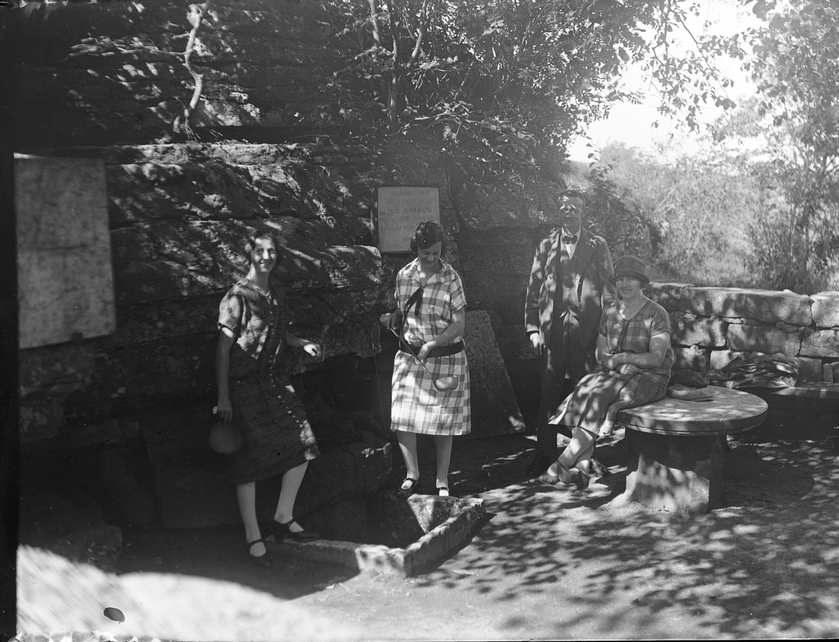 Evald Eriksson, Svea Blomdén Visiting, Husaby.