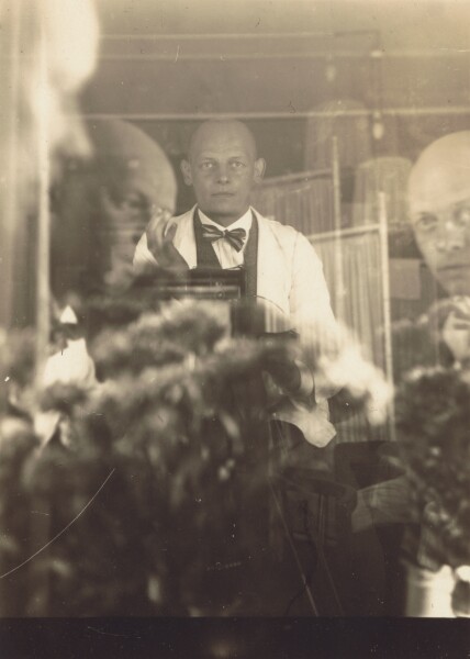Oskar Schlemmer, [Oskar Schlemmer at Prellerstrasse Studio]