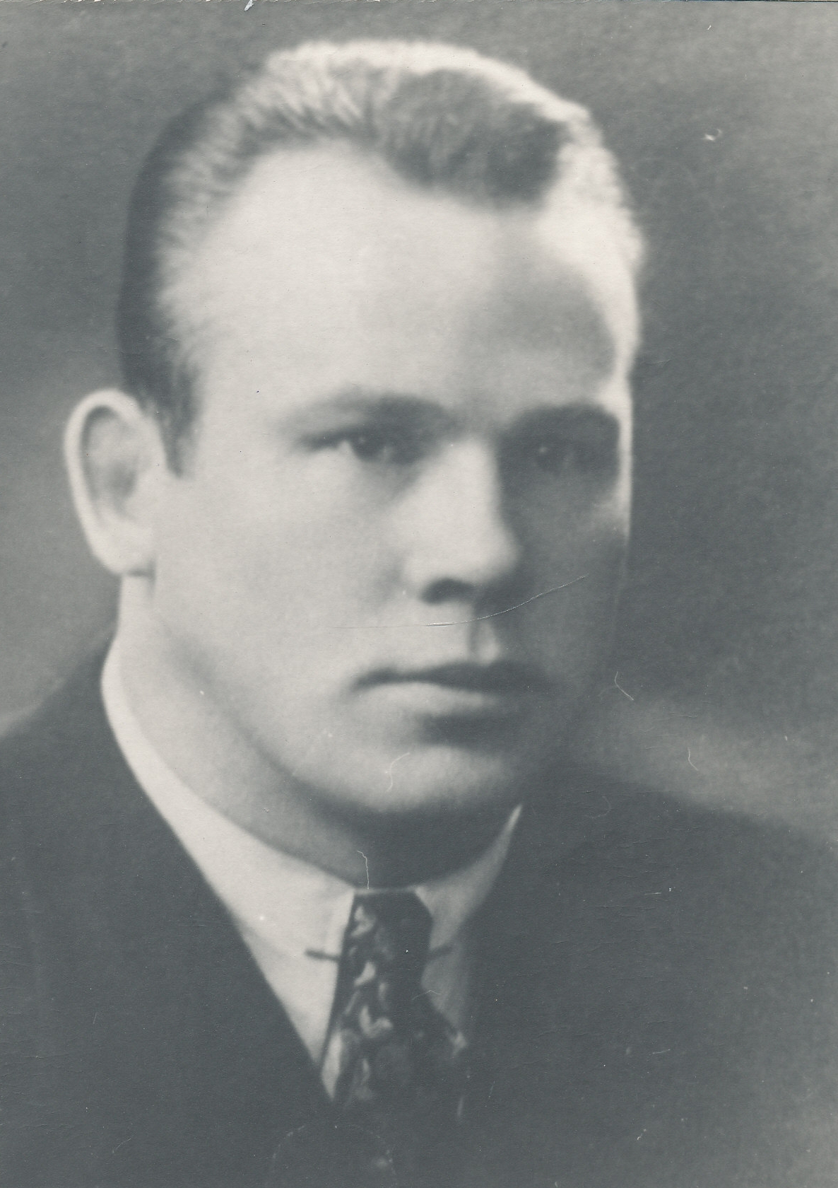 J. & P. Parikas (autor), Eesti Panga ametnik maadleja Johannes Kotkas
