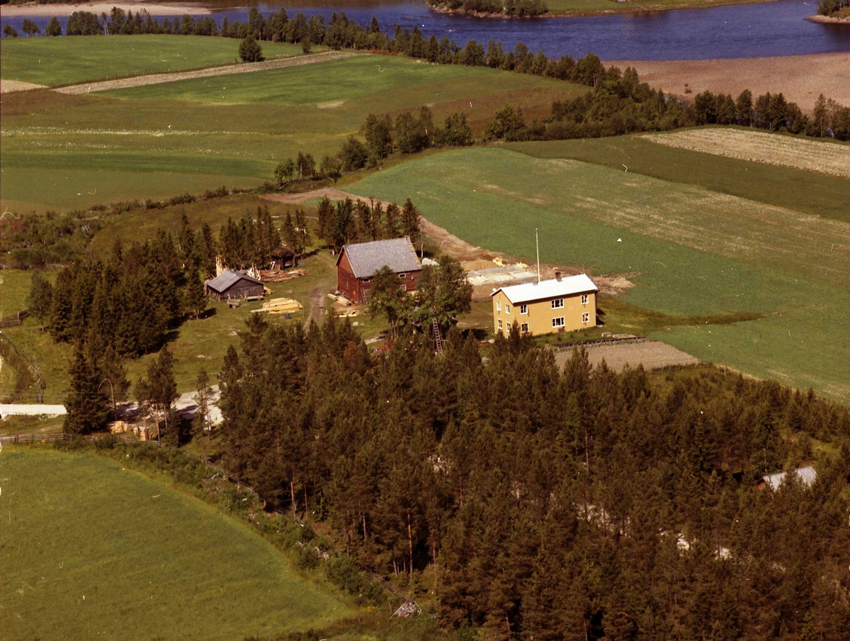 Widerøes Flyveselskap A/S, Gårdsbruk.