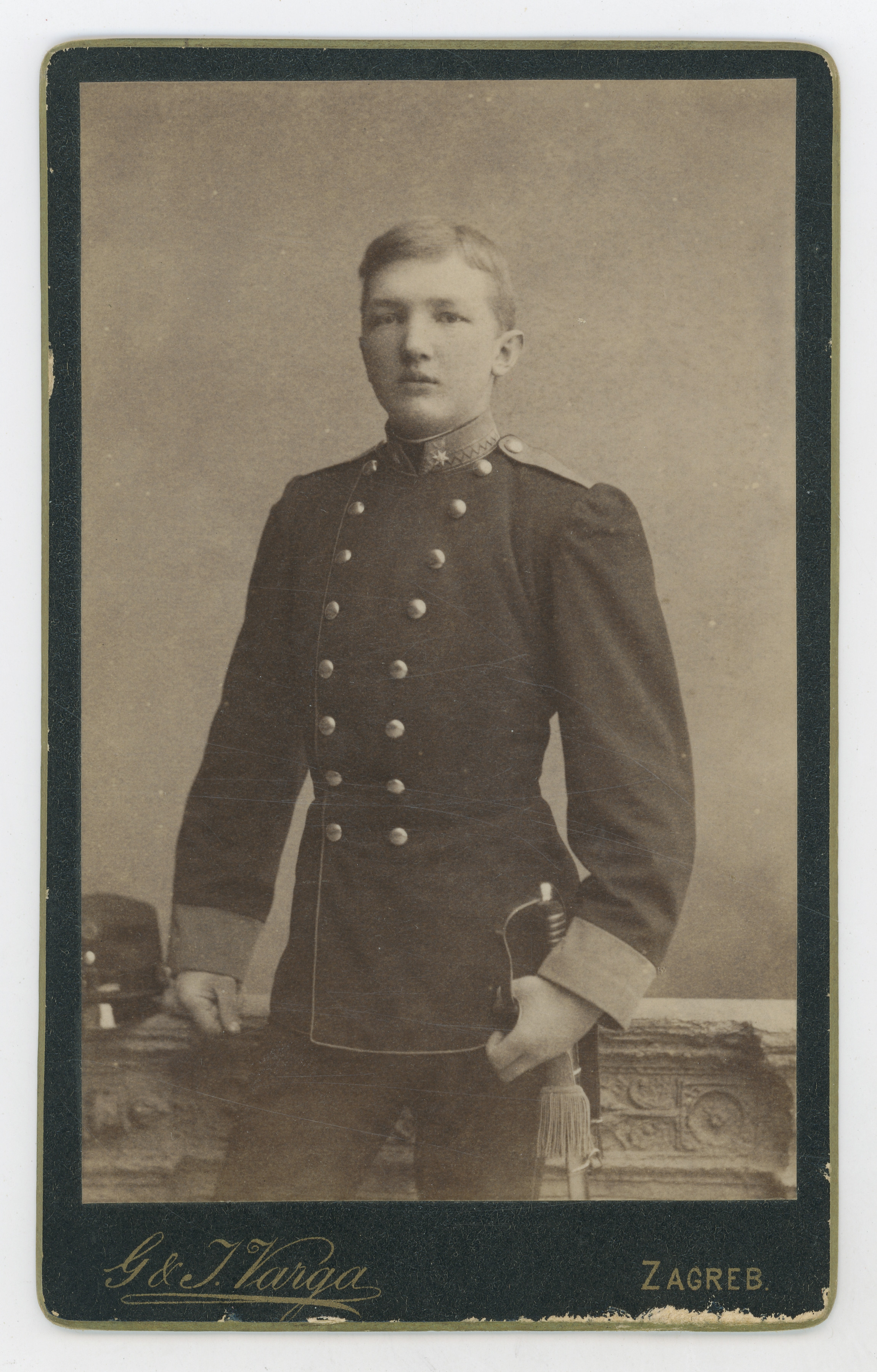 Gjuro i Ivan Varga, Mladi časnik