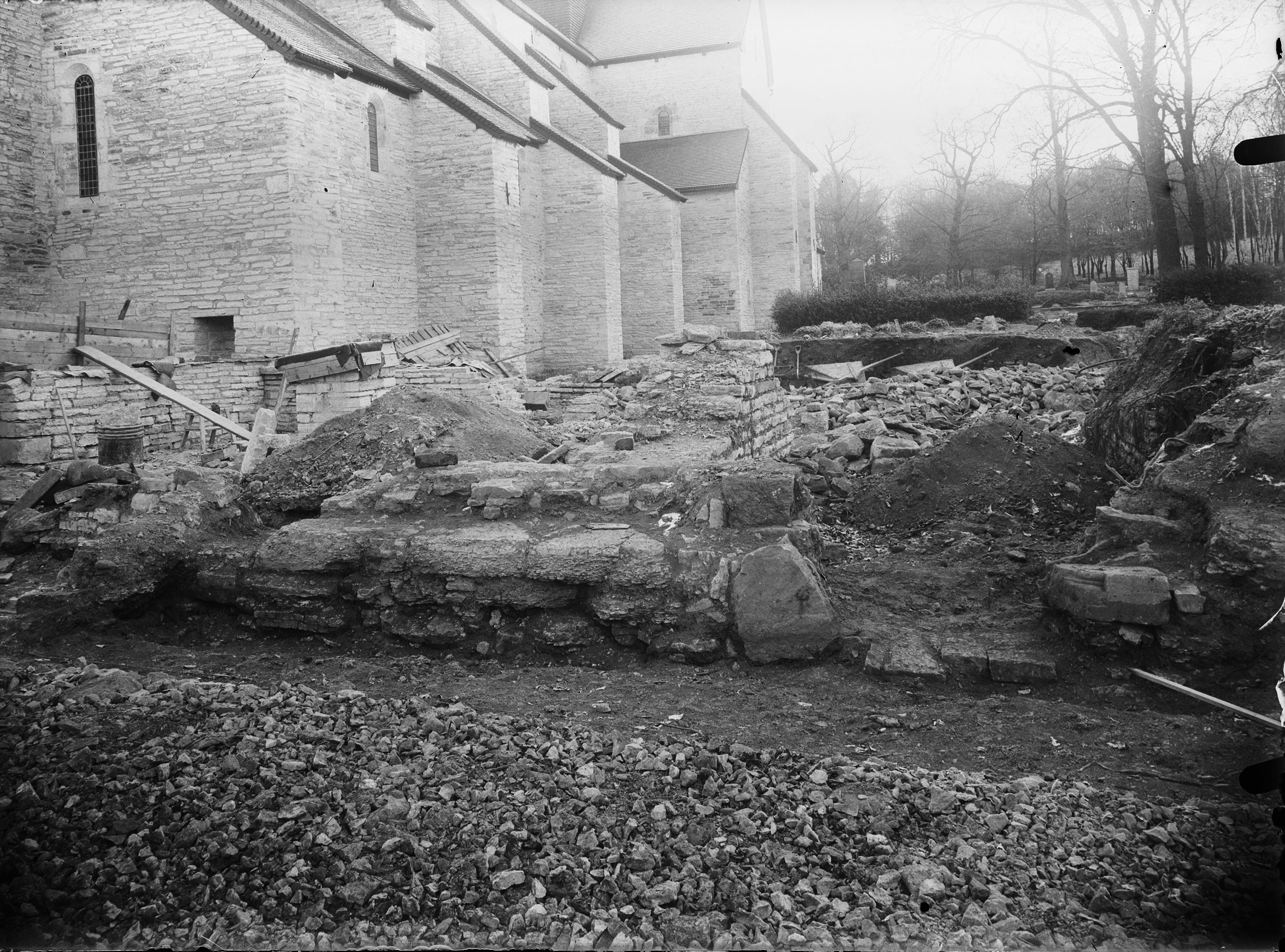 Axel Forssén, Varnhems klosterruin