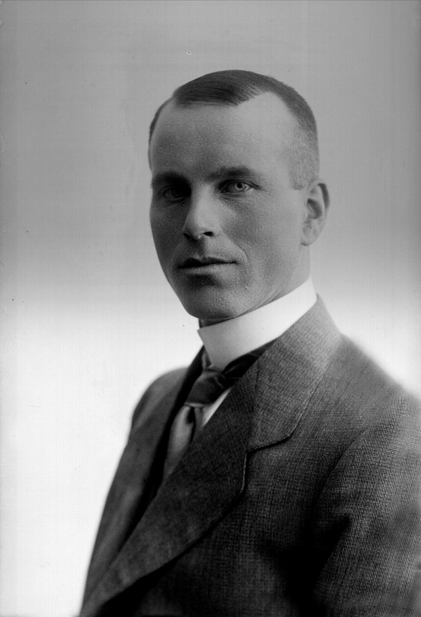 Gustav Borgen, NFB.00927