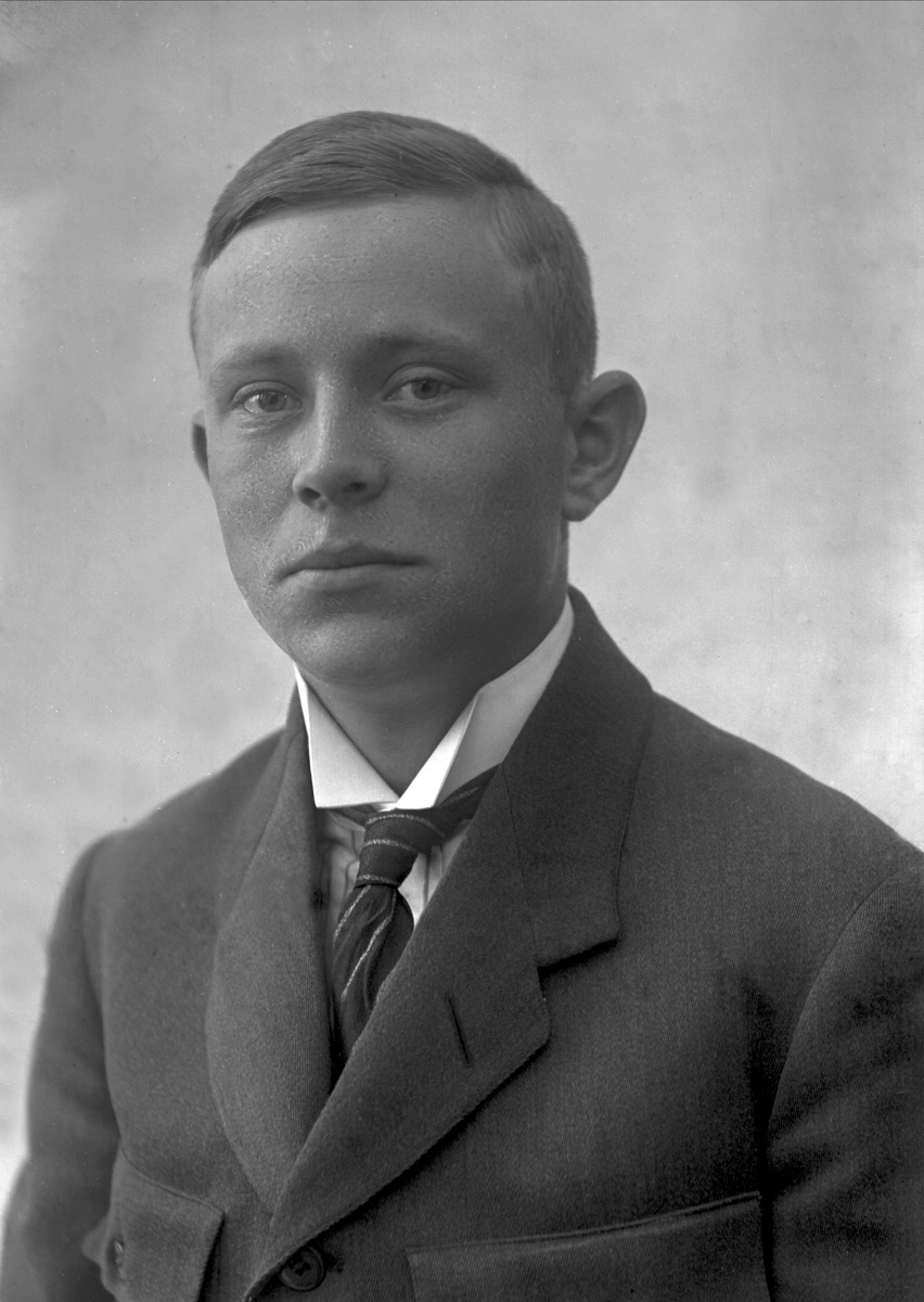 Gustav Borgen, NFB.34924