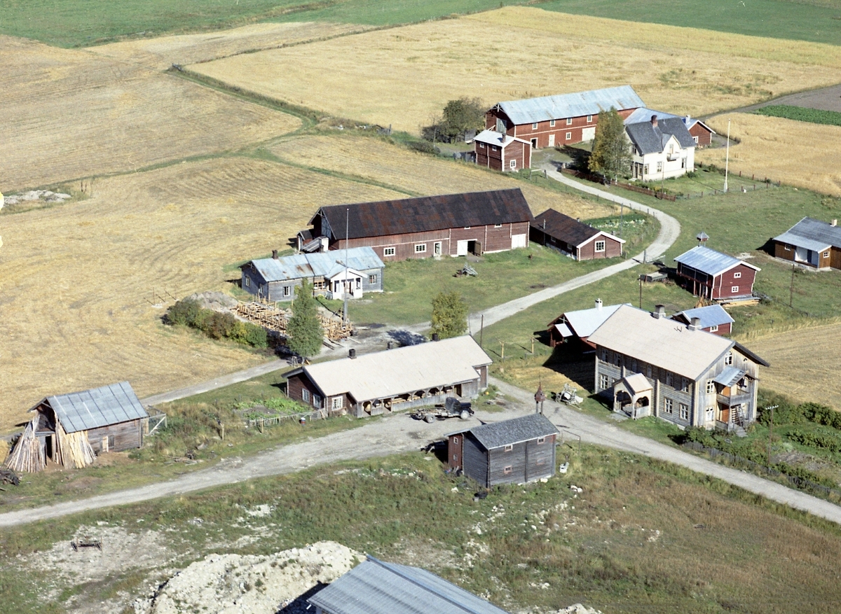 Widerøes Flyveselskap A/S, Gardsbruk